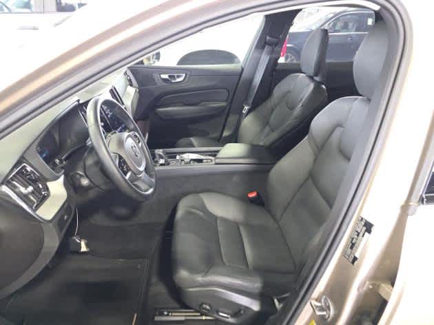 2025 Volvo XC60 Plus