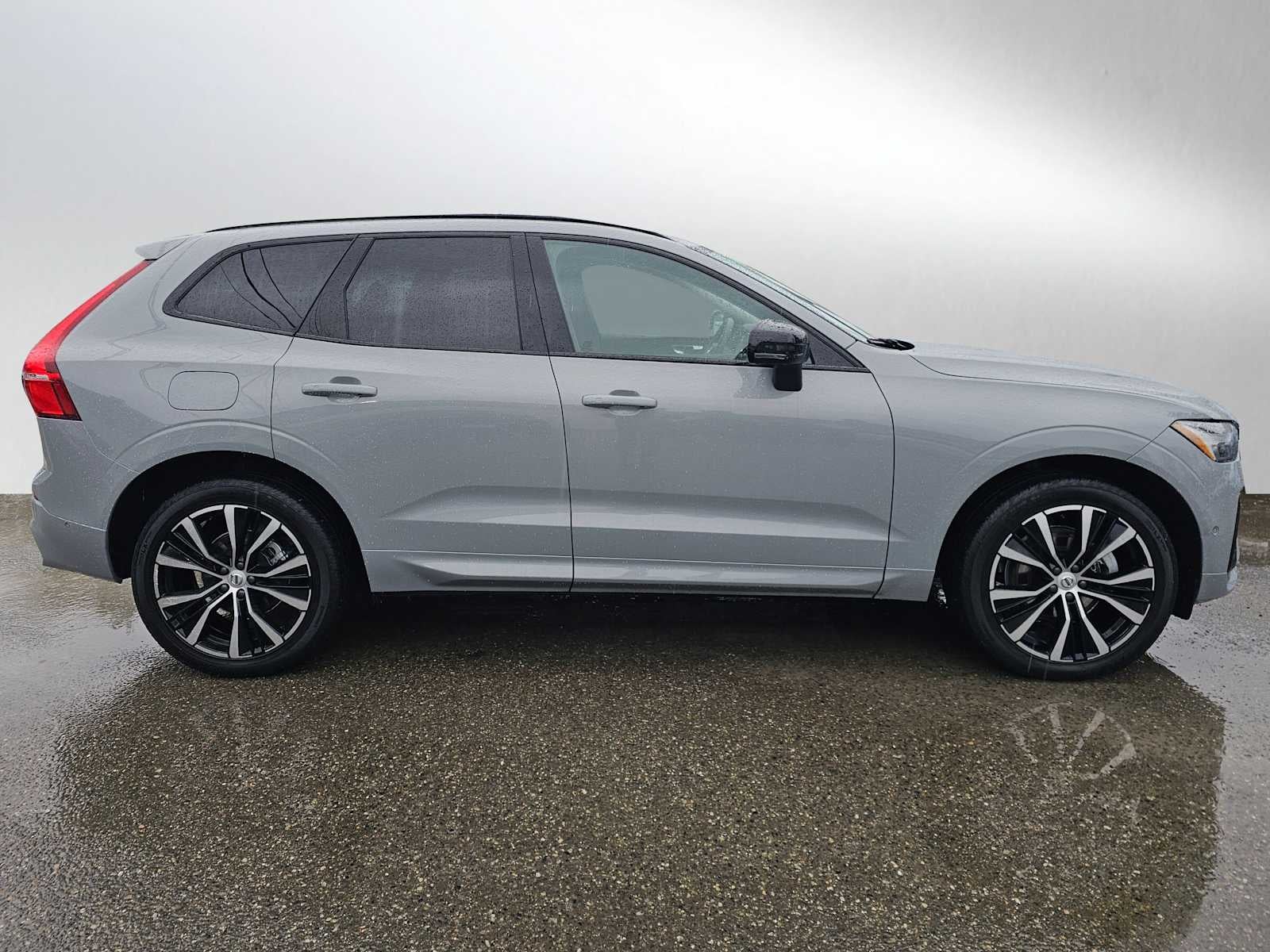 2025 Volvo XC60 Plus