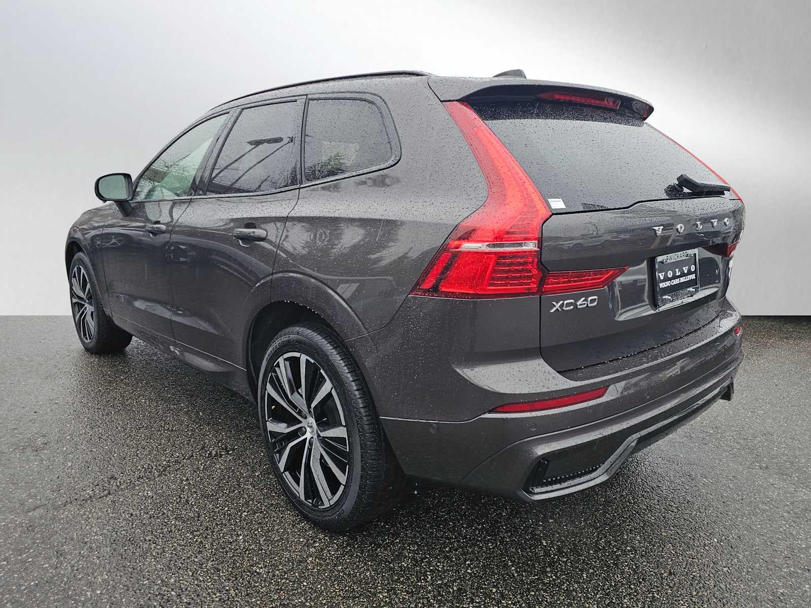 2025 Volvo XC60 Plus
