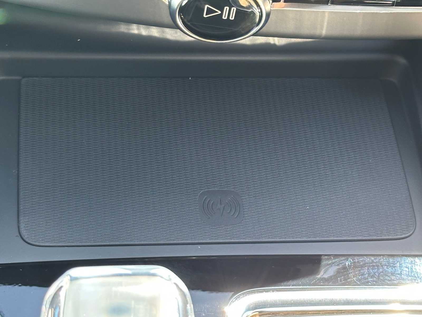 2026 Volvo XC60 Plus