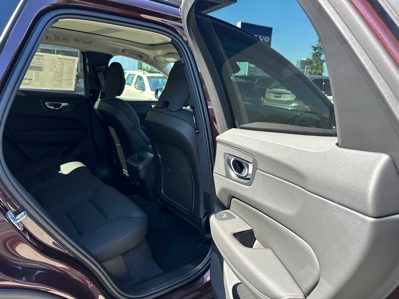 2026 Volvo XC60 Plus