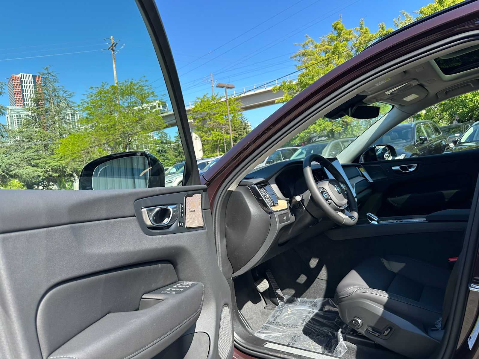 2026 Volvo XC60 Plus
