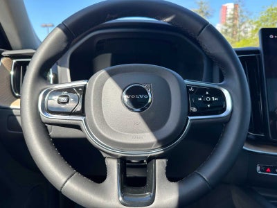2026 Volvo XC60 Plus