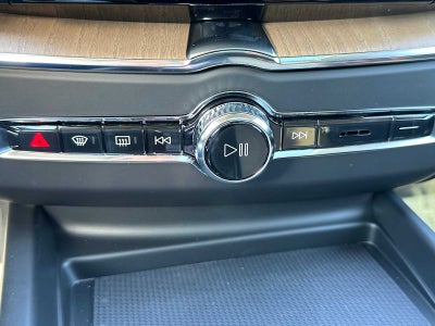 2026 Volvo XC60 Plus
