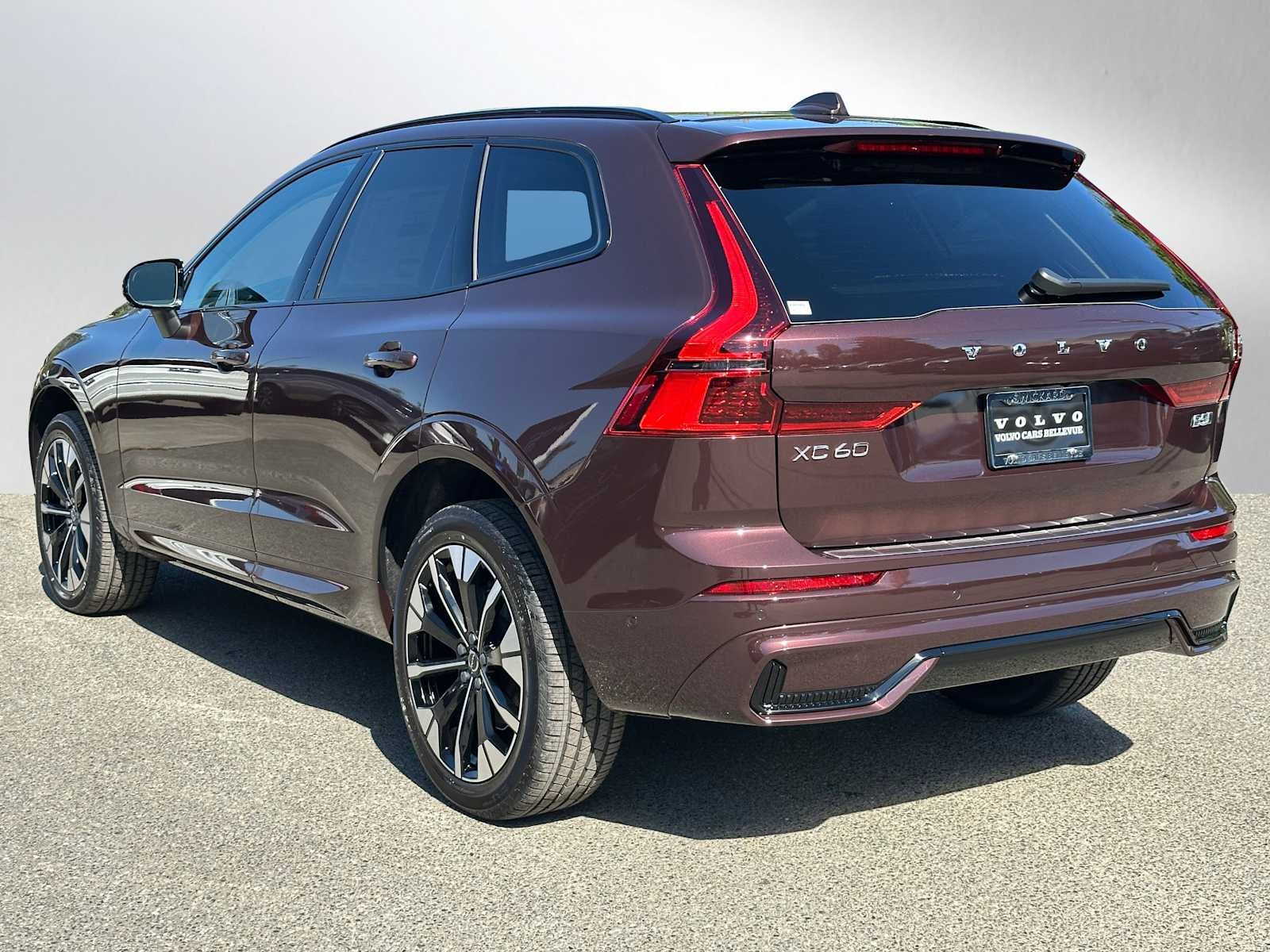 2026 Volvo XC60 Plus