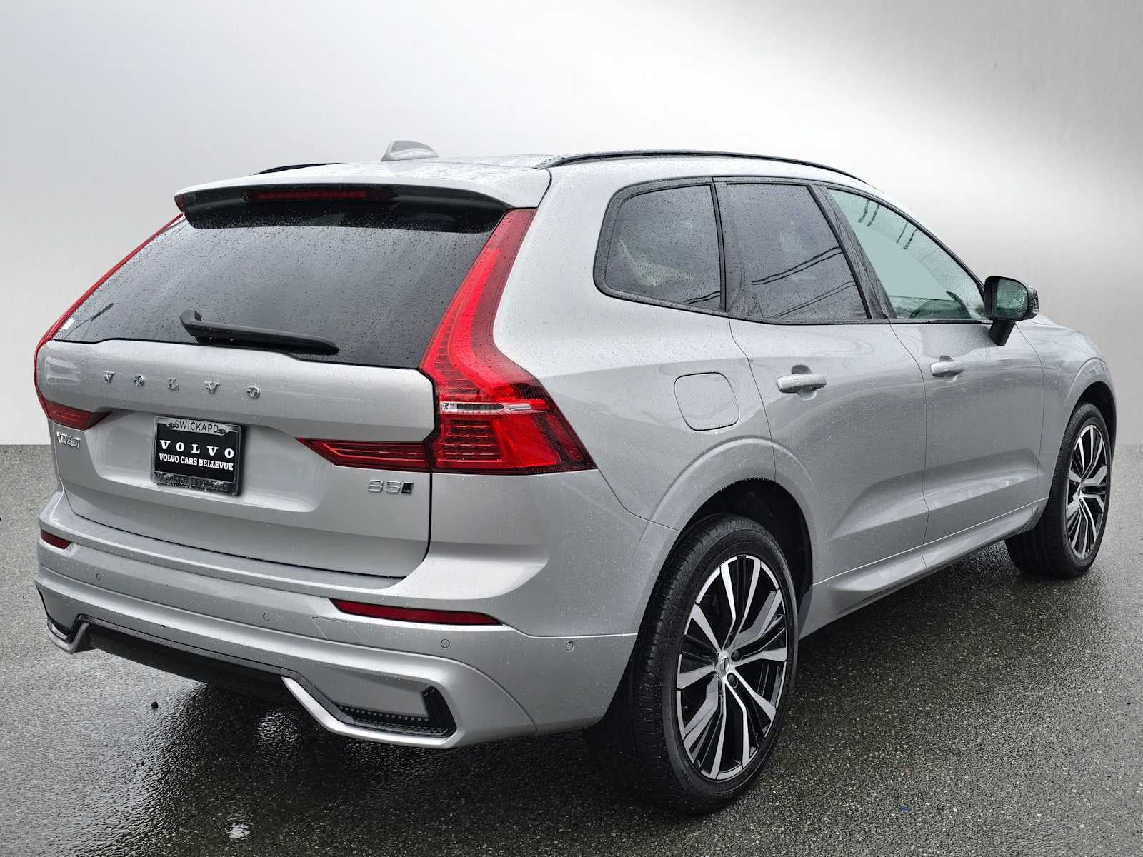 2025 Volvo XC60 Plus