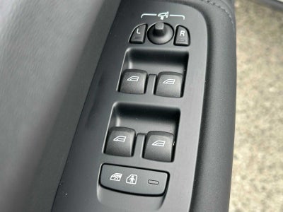 2026 Volvo XC60 Plus