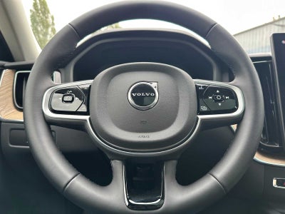 2026 Volvo XC60 Plus