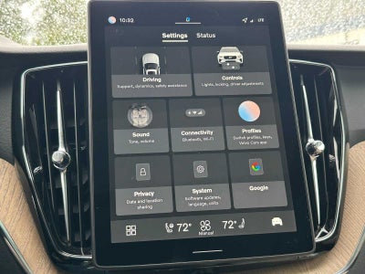 2026 Volvo XC60 Plus