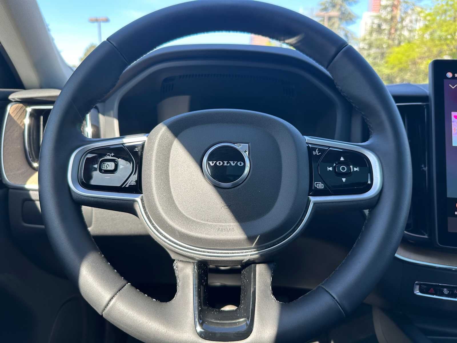 2026 Volvo XC60 Plus