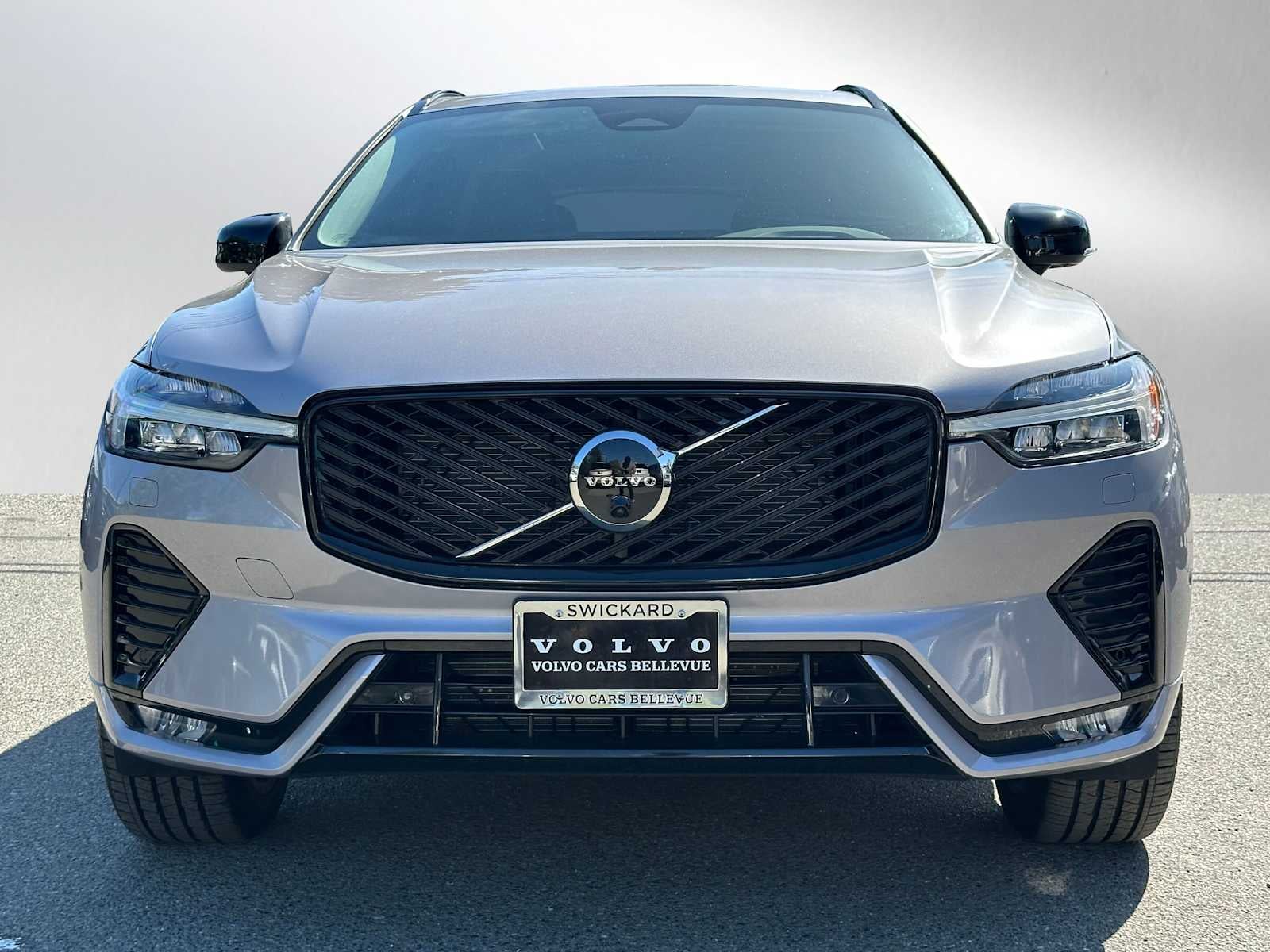 2026 Volvo XC60 Plus