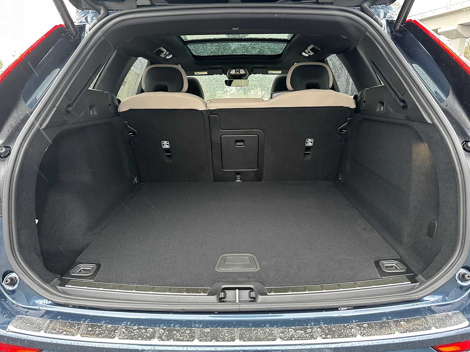 2026 Volvo XC60 Plus