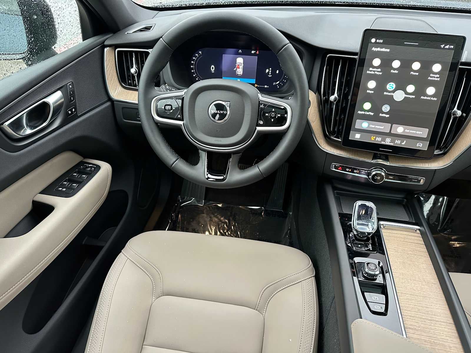 2026 Volvo XC60 Plus