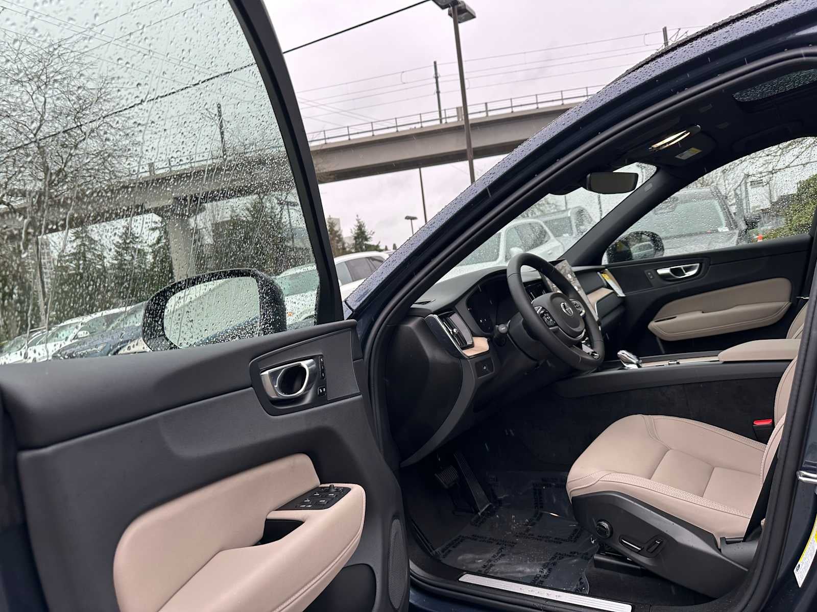 2026 Volvo XC60 Plus