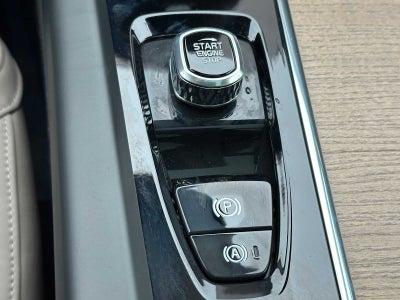 2026 Volvo XC60 Plus