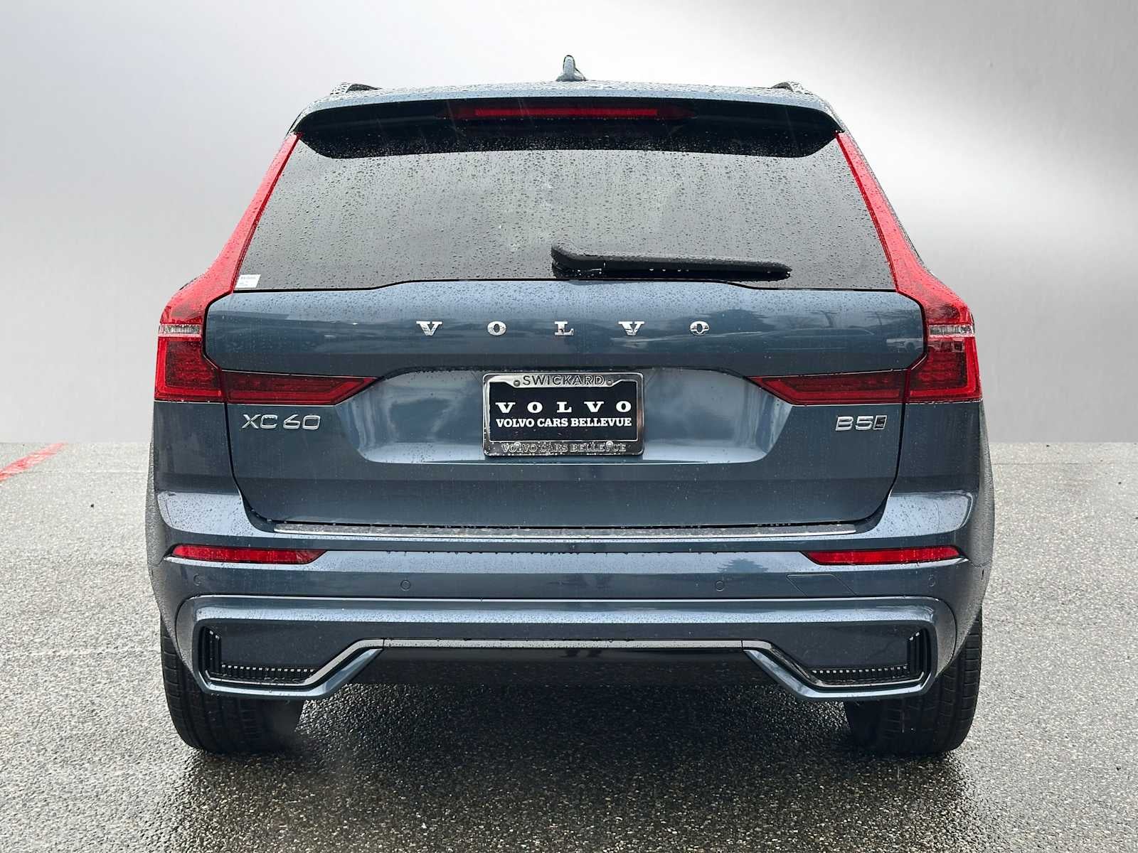 2026 Volvo XC60 Plus