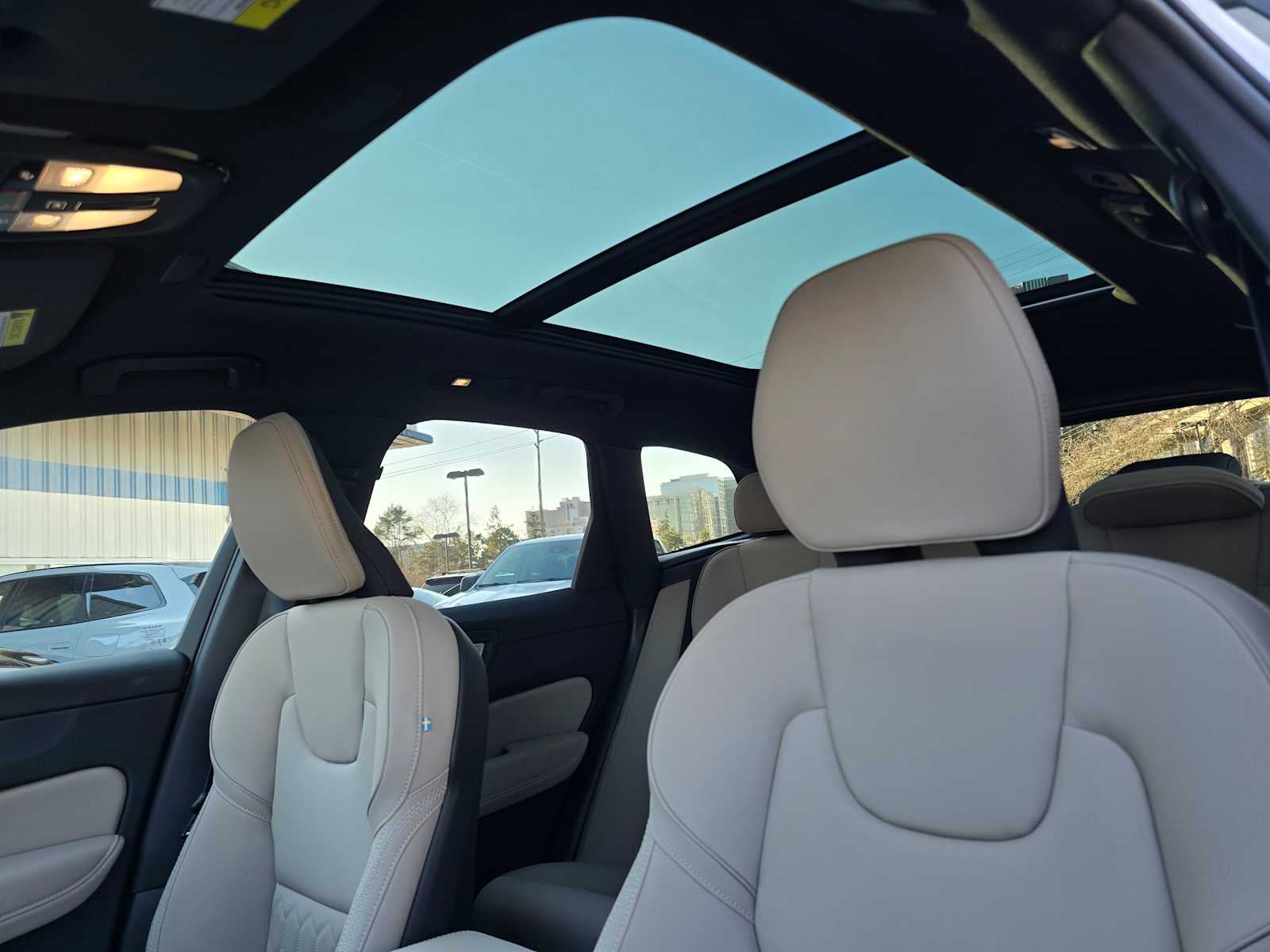 2026 Volvo XC60 Plus