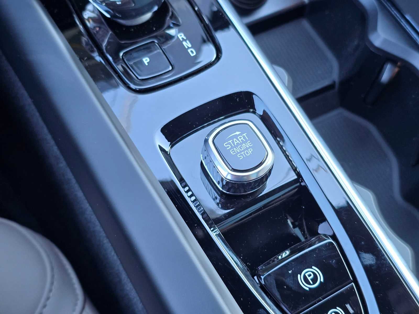 2026 Volvo XC60 Plus