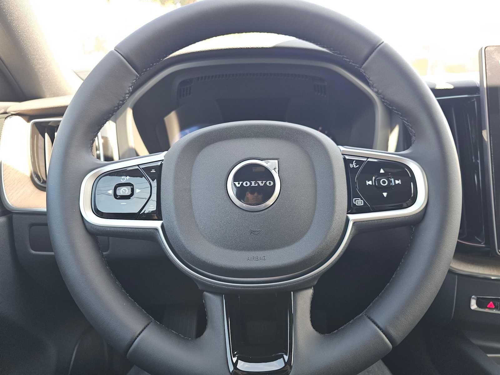 2026 Volvo XC60 Plus