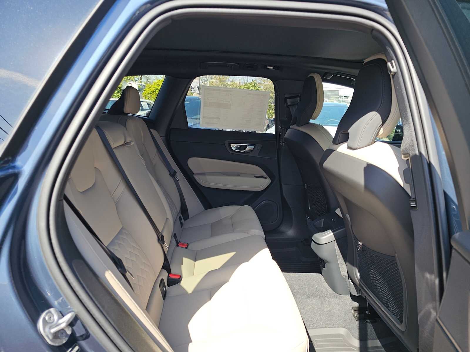 2026 Volvo XC60 Plus