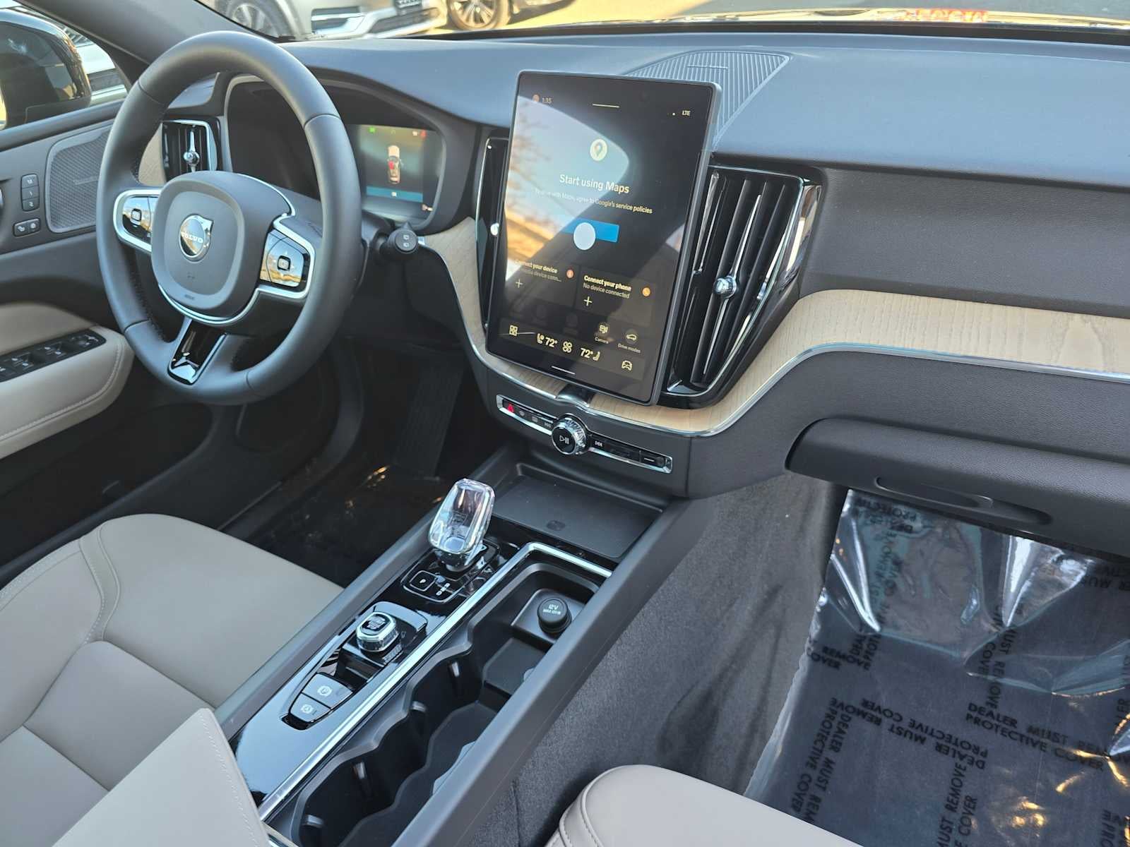 2026 Volvo XC60 Plus