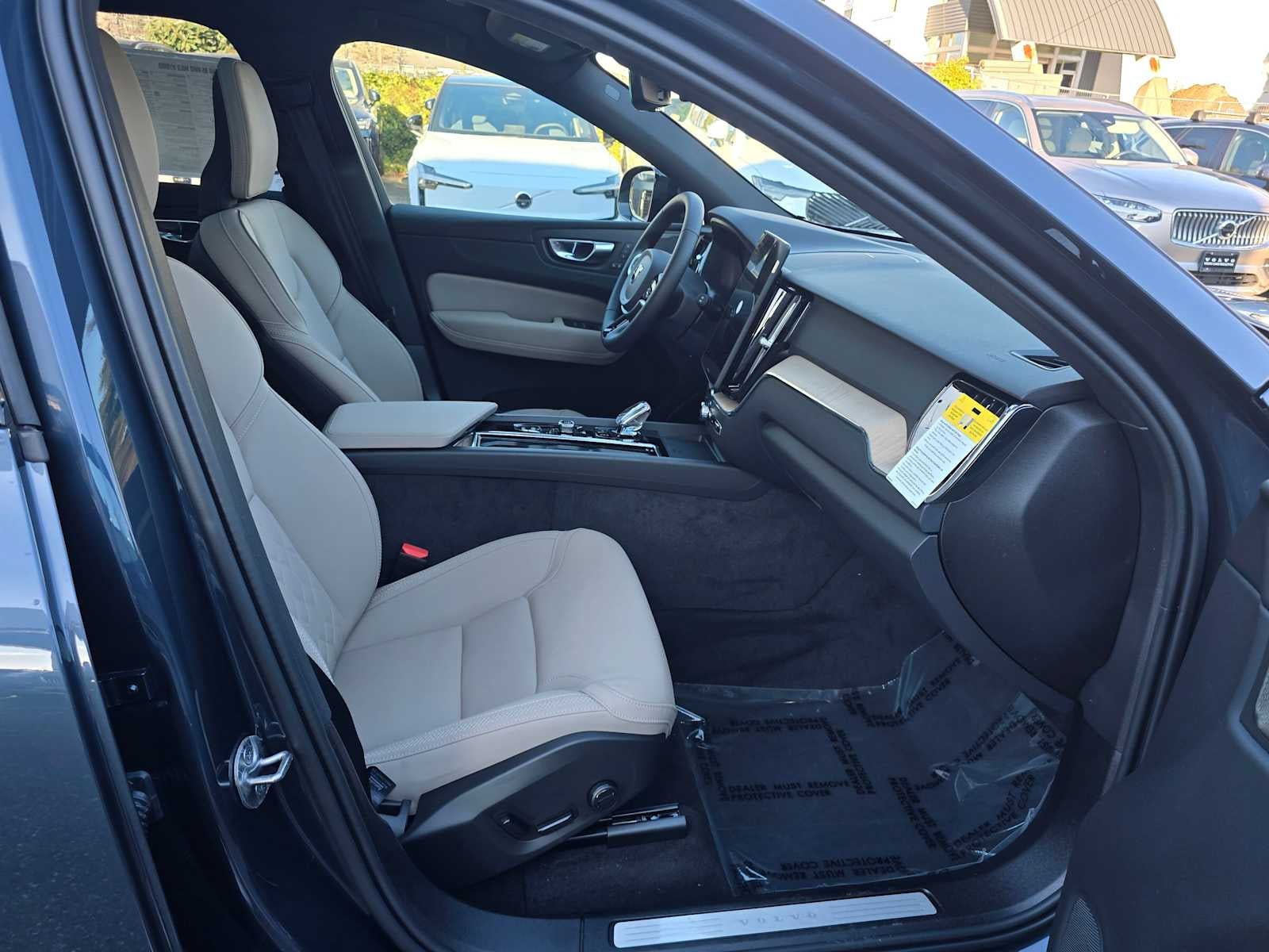 2026 Volvo XC60 Plus