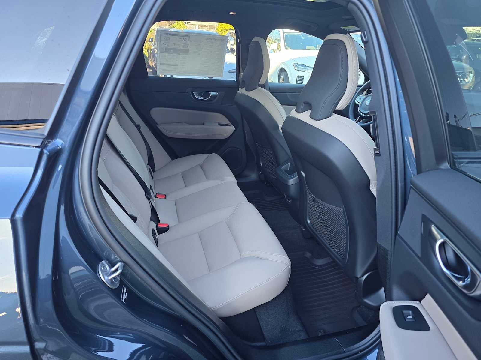 2026 Volvo XC60 Plus