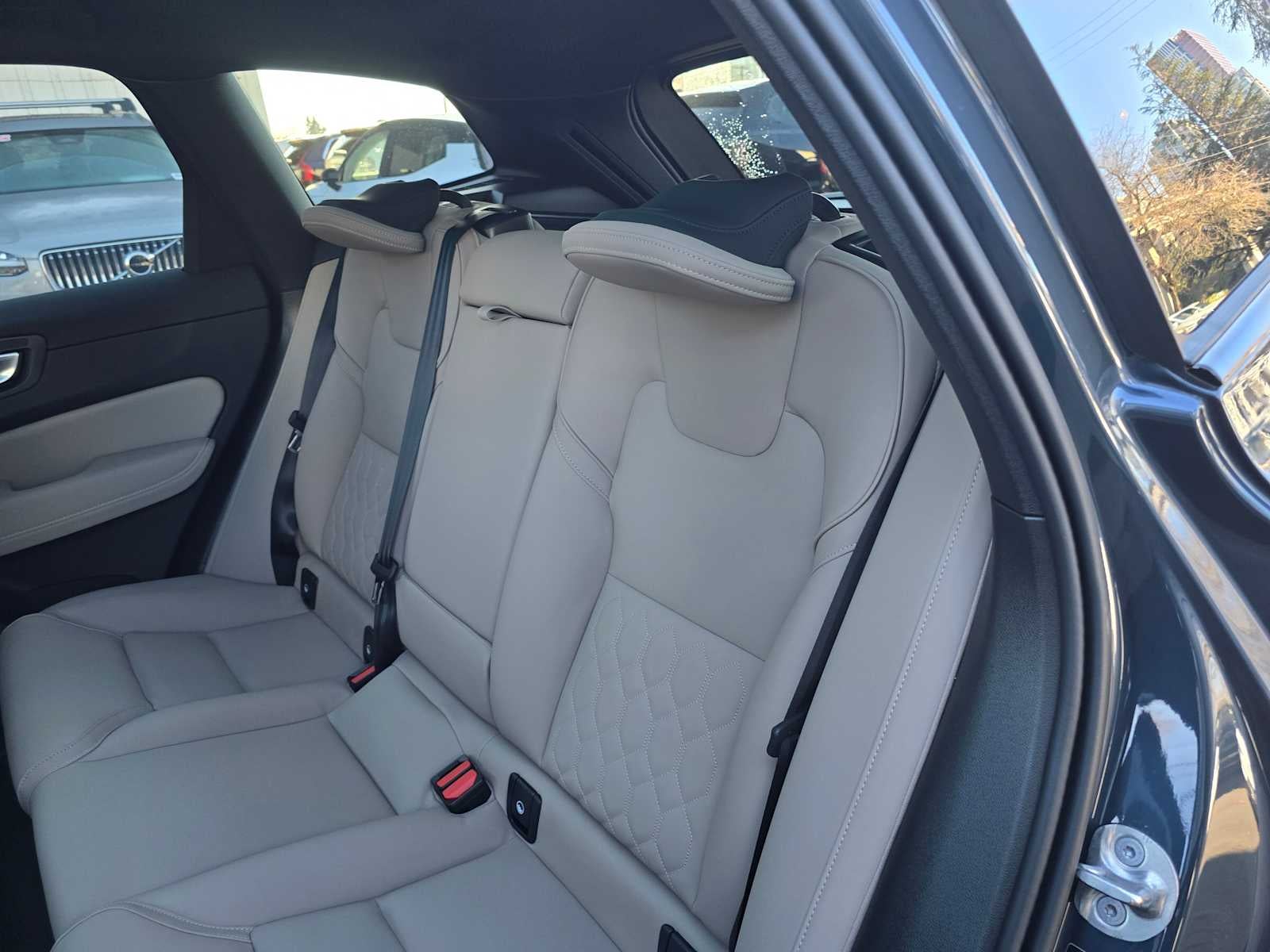 2026 Volvo XC60 Plus