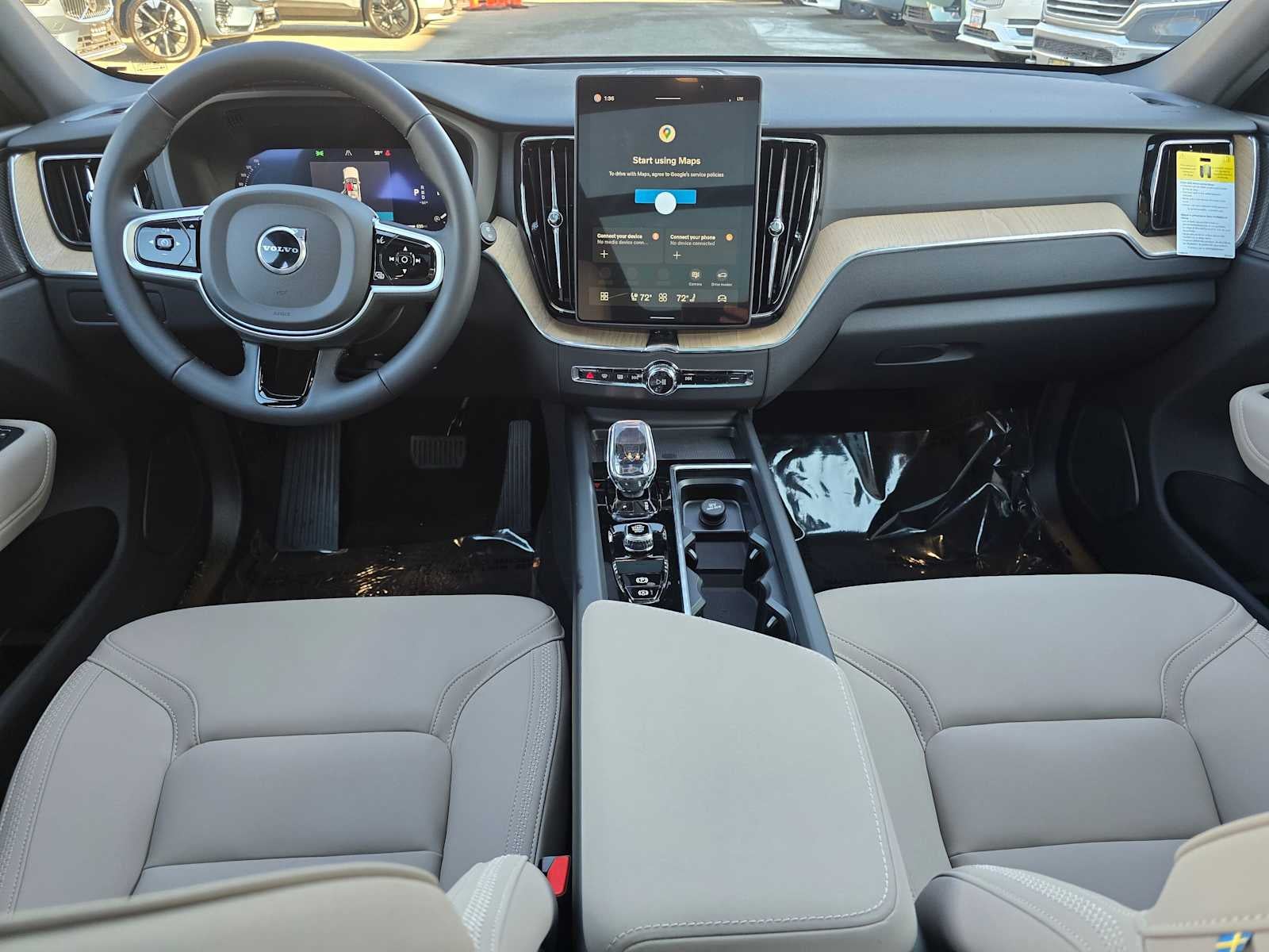 2026 Volvo XC60 Plus