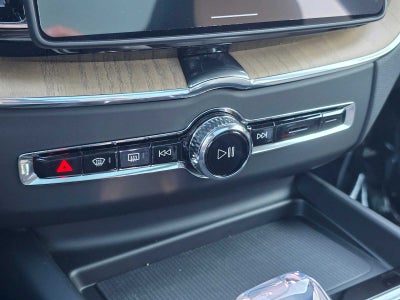 2026 Volvo XC60 Plus