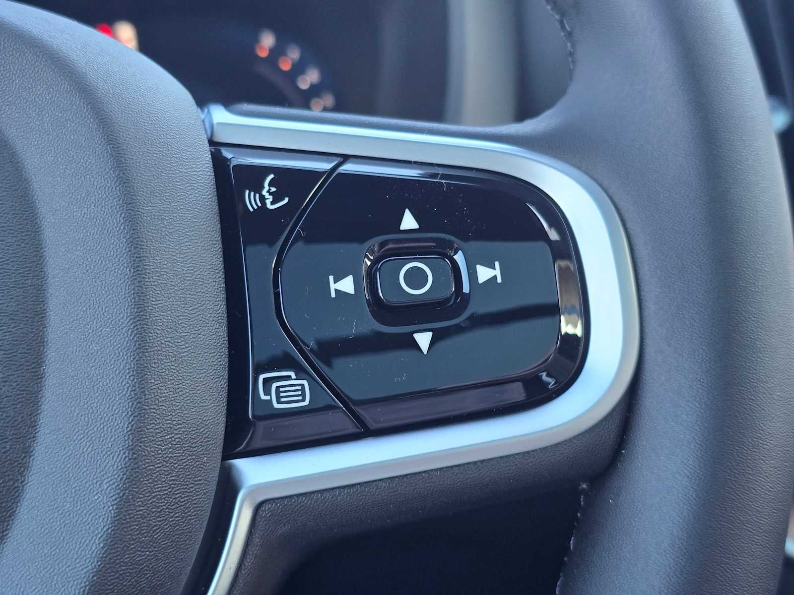 2026 Volvo XC60 Plus