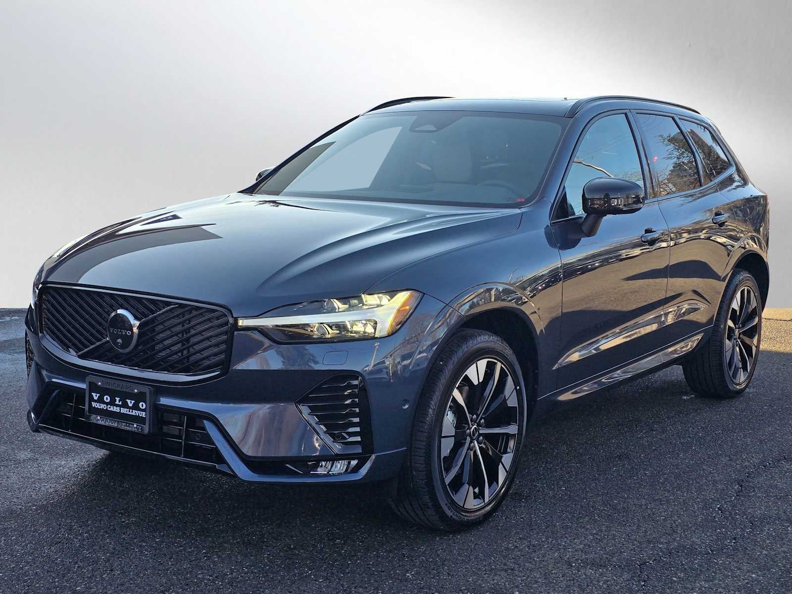 2026 Volvo XC60 Plus