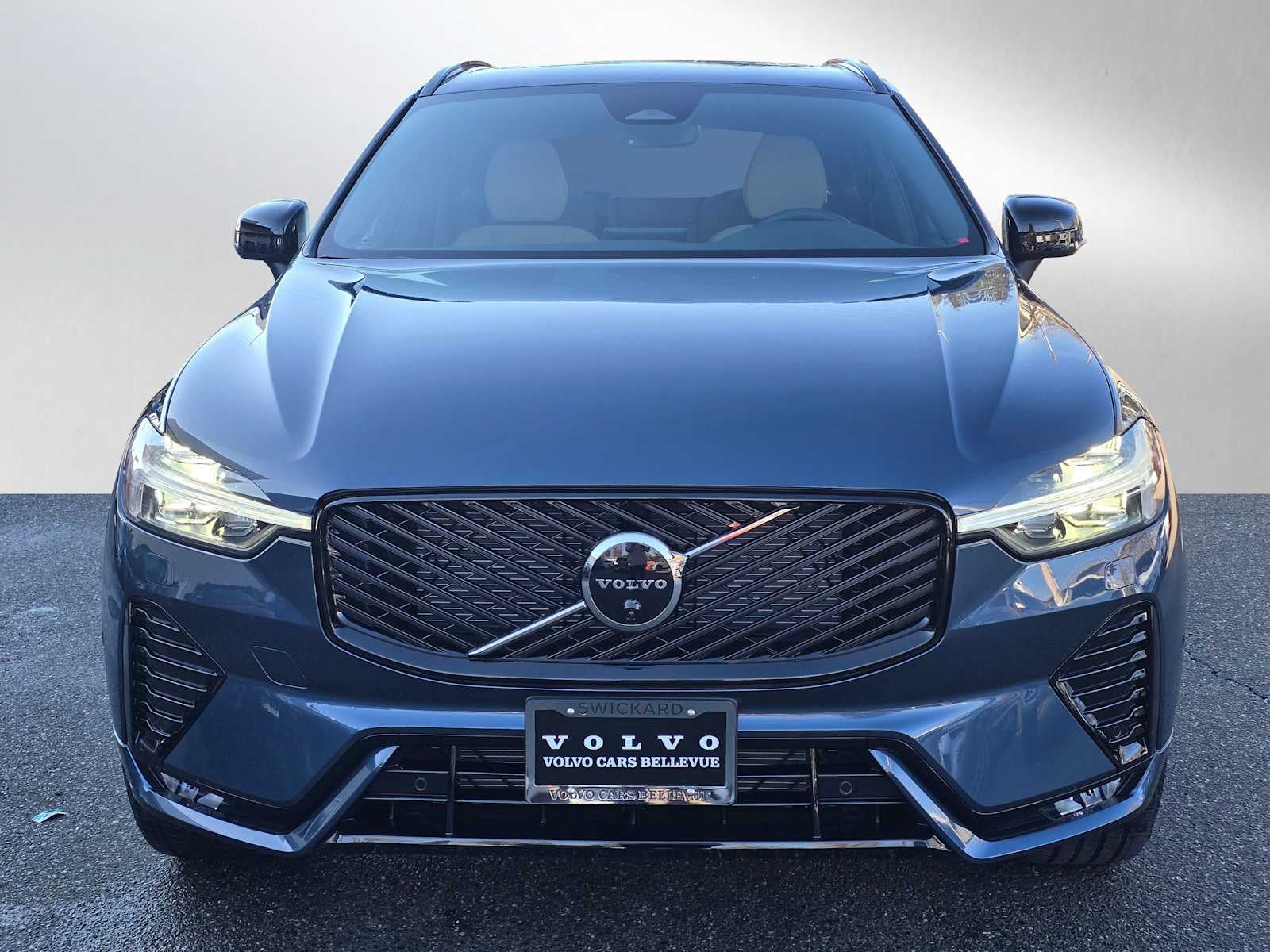 2026 Volvo XC60 Plus