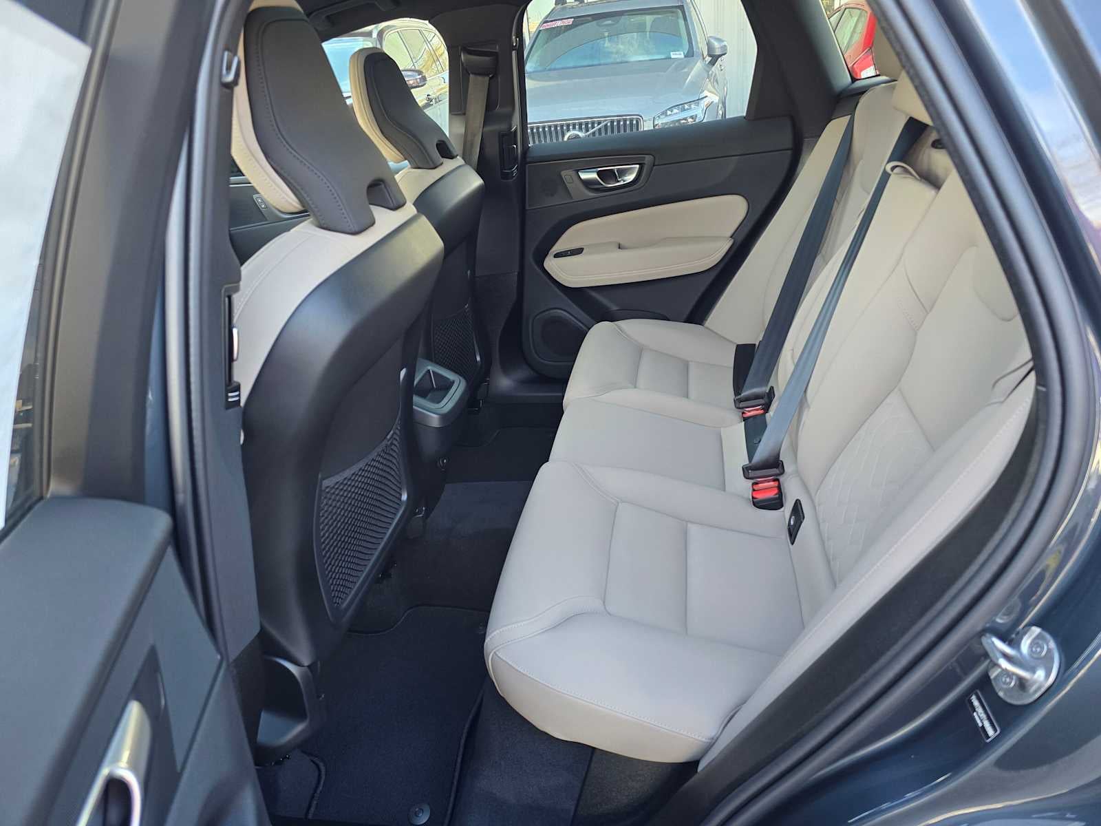 2026 Volvo XC60 Plus