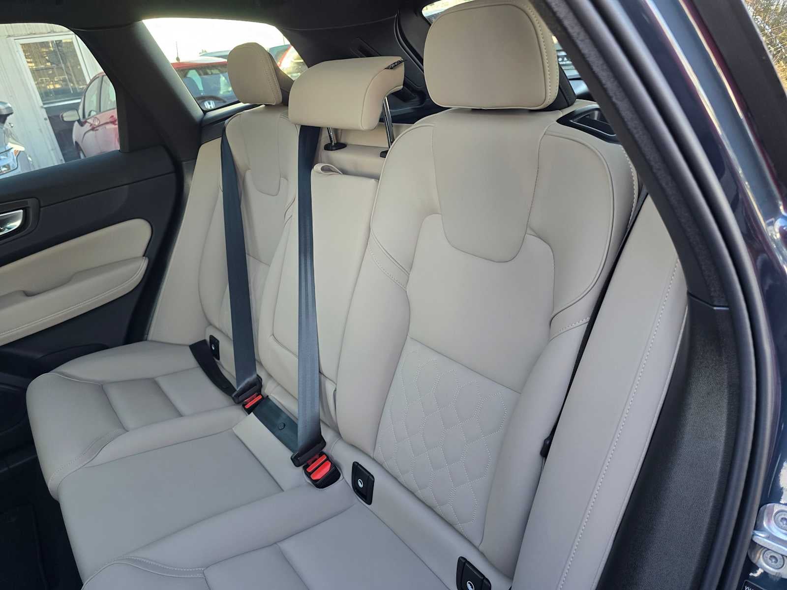 2026 Volvo XC60 Plus