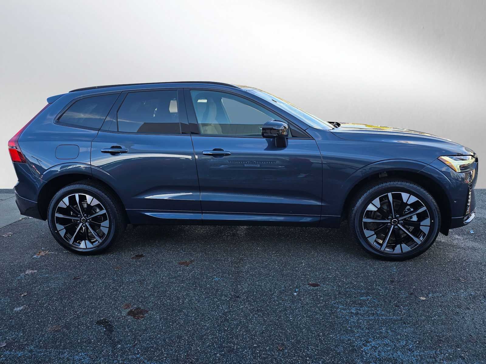 2026 Volvo XC60 Plus