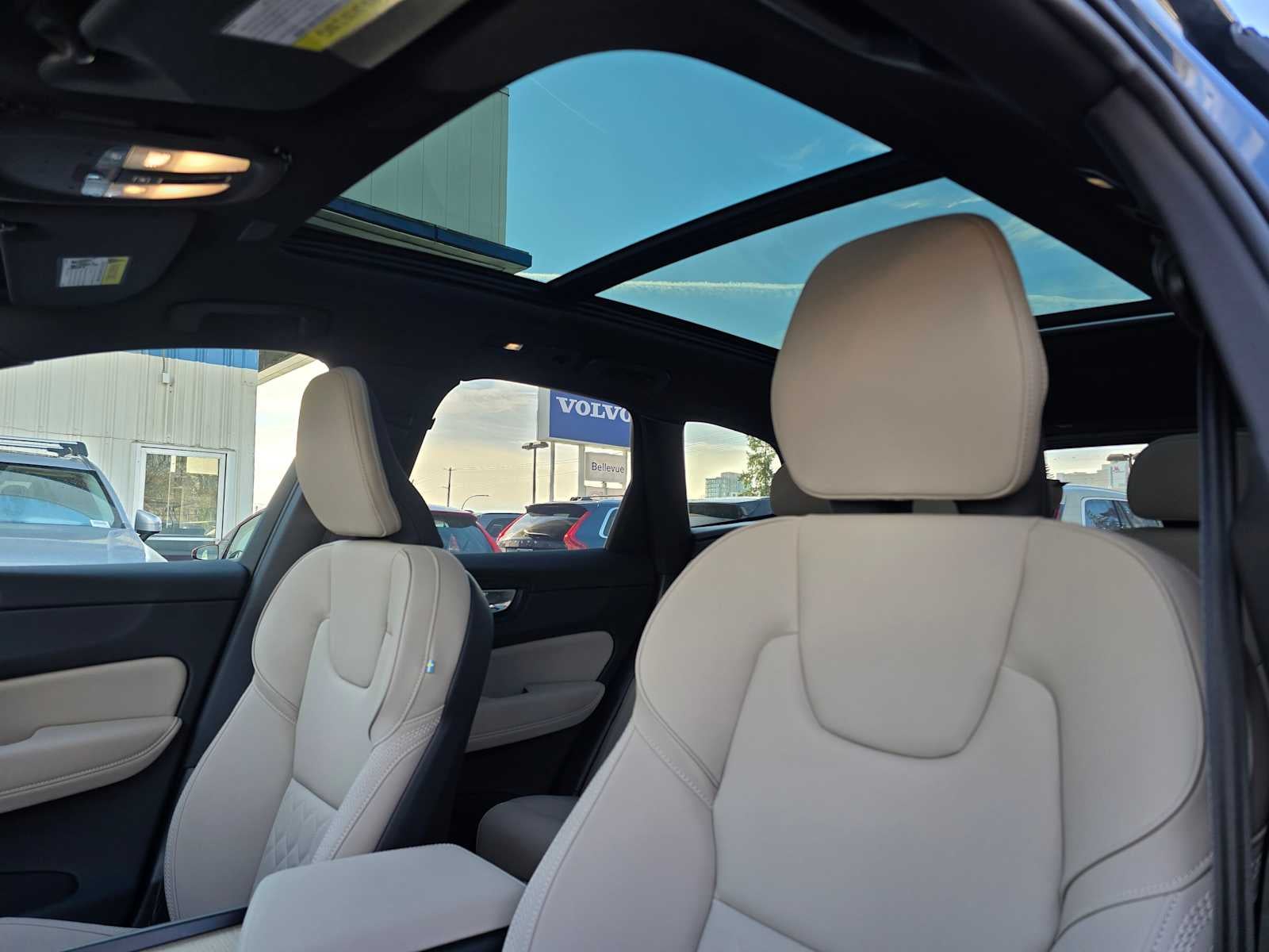 2026 Volvo XC60 Plus