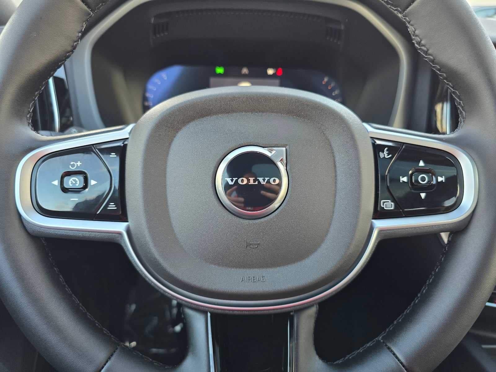 2026 Volvo XC60 Plus