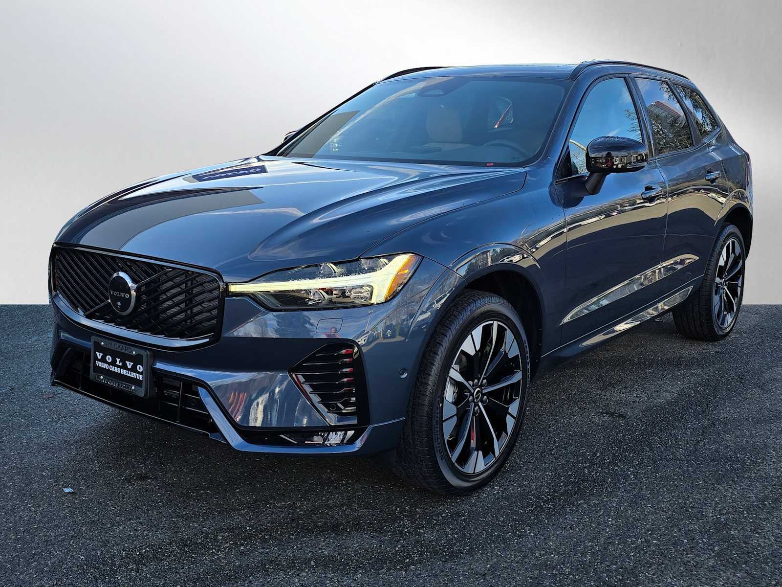 2026 Volvo XC60 Plus