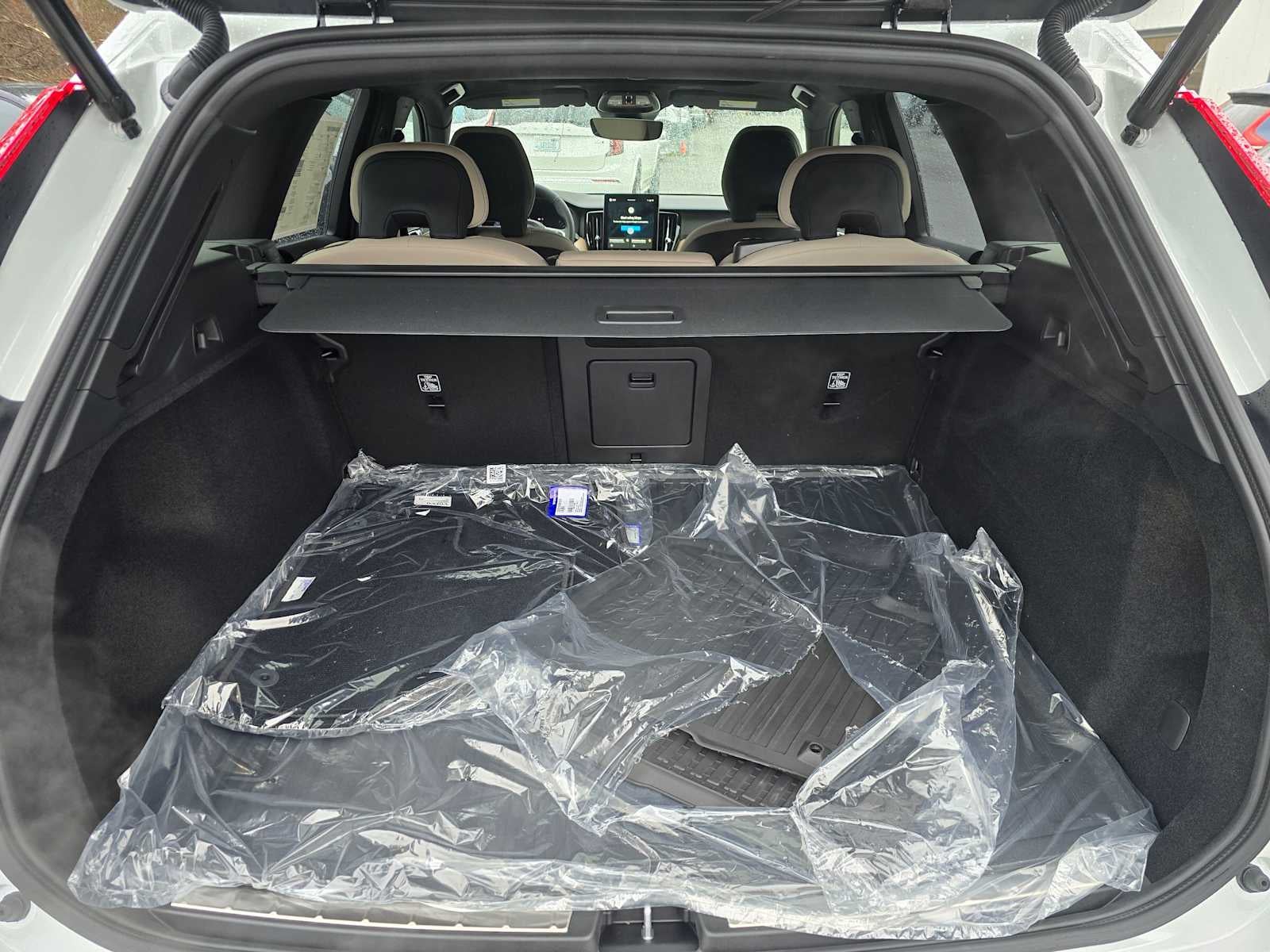 2026 Volvo XC60 Plus