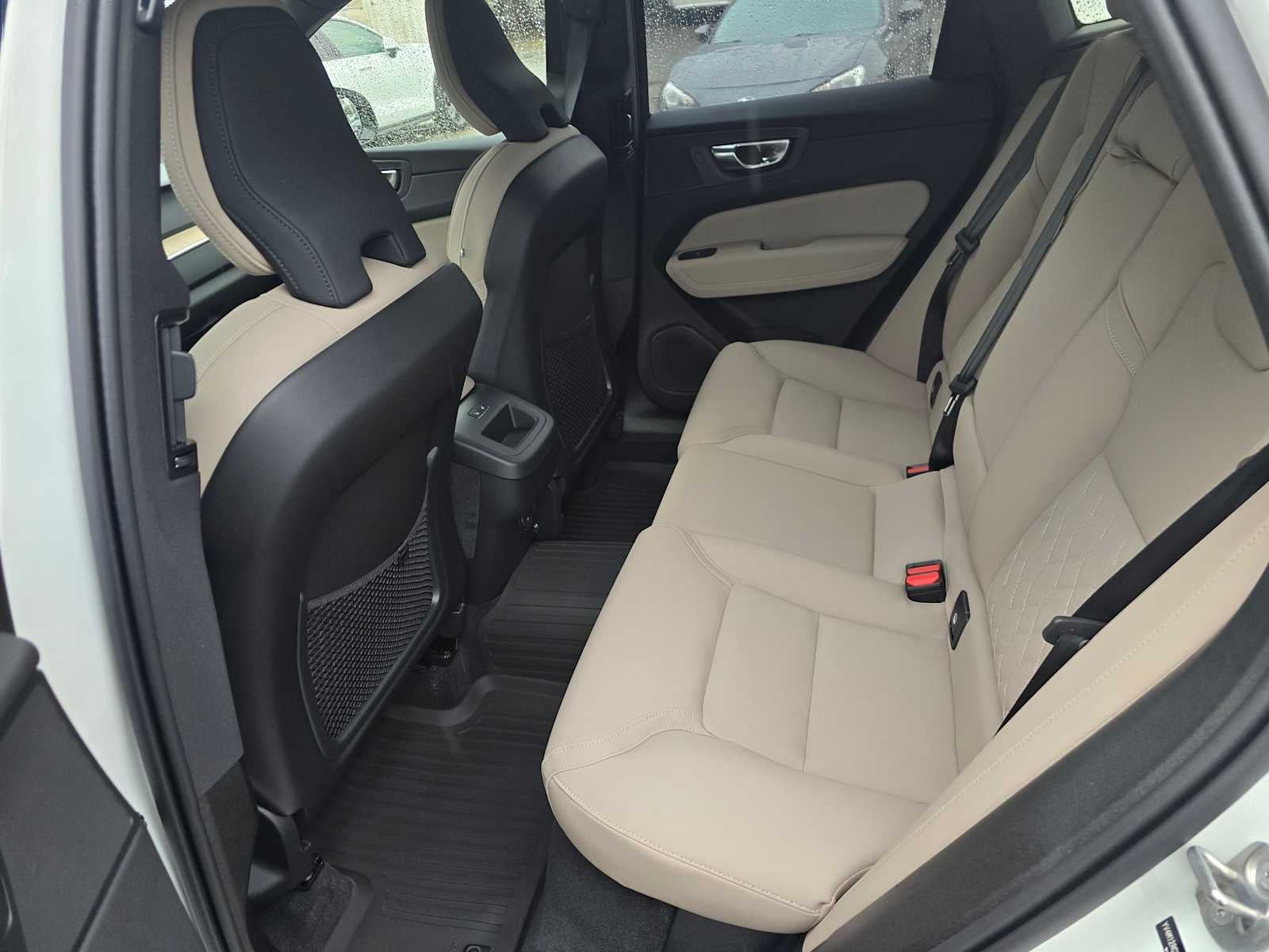 2026 Volvo XC60 Plus