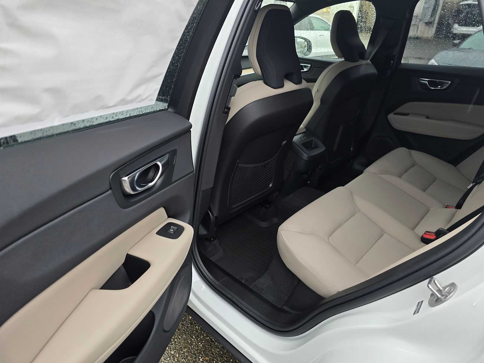 2026 Volvo XC60 Plus