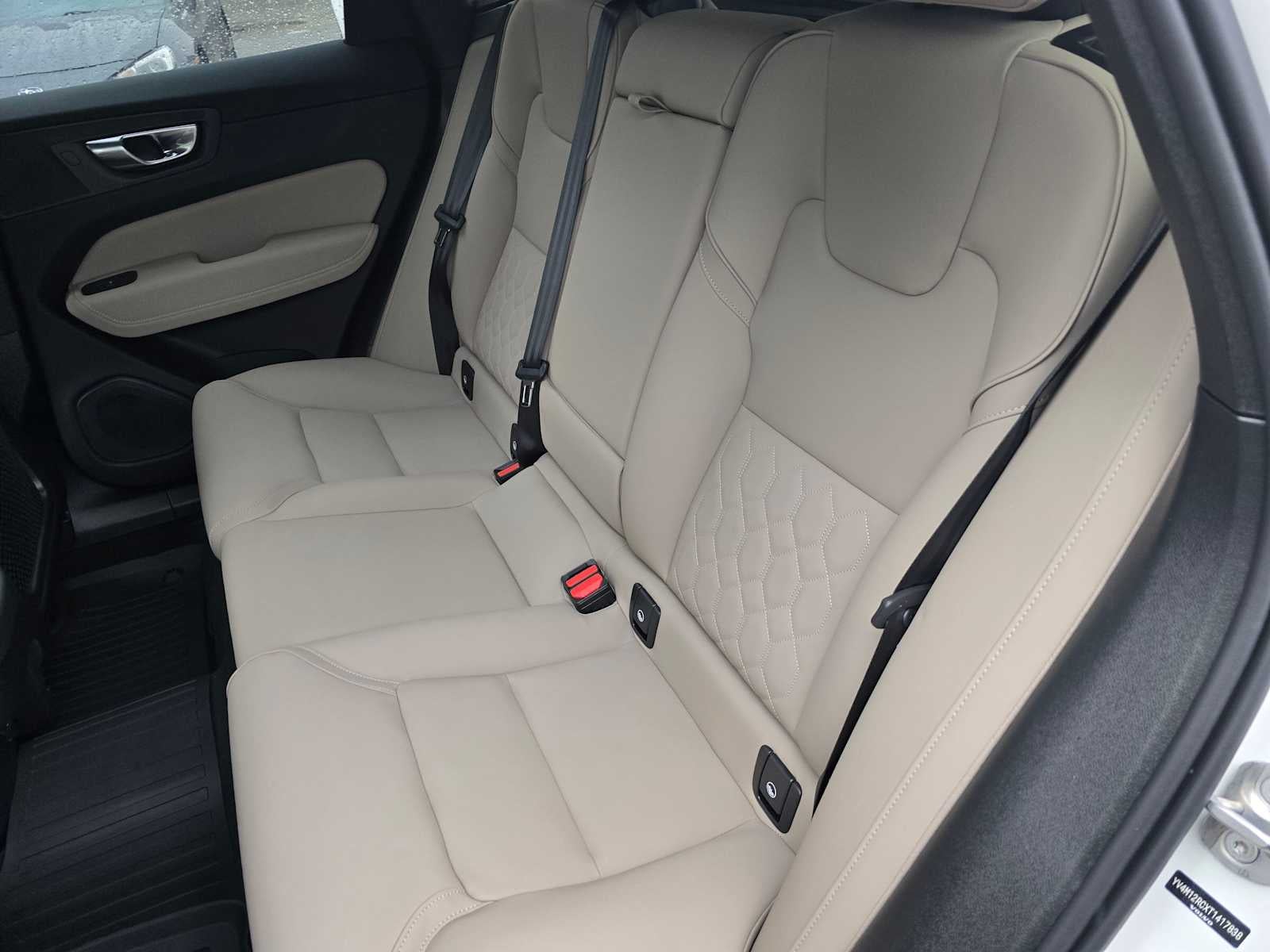 2026 Volvo XC60 Plus