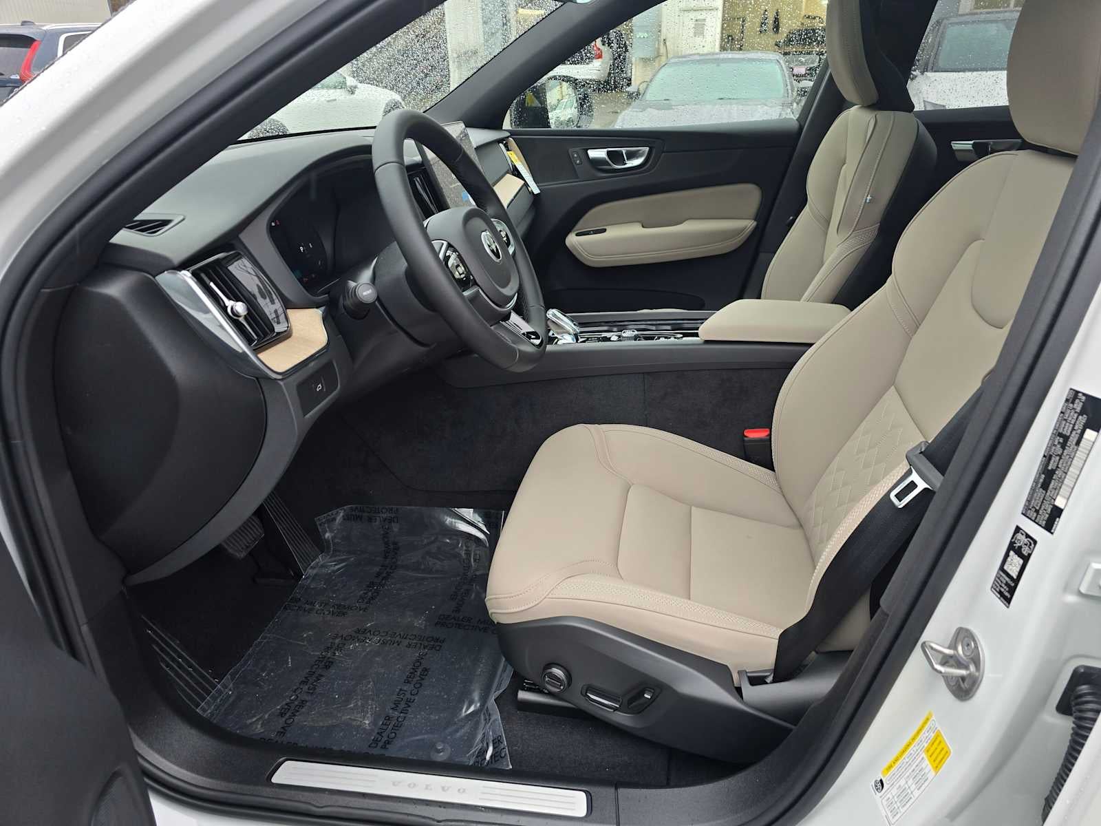 2026 Volvo XC60 Plus