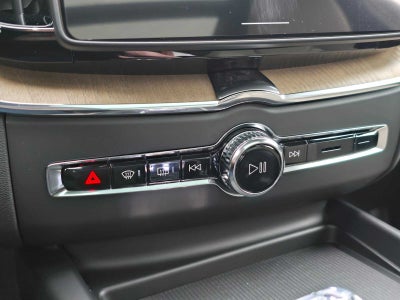 2026 Volvo XC60 Plus