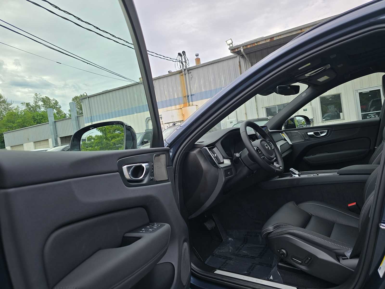 2026 Volvo XC60 Ultra Black Edition