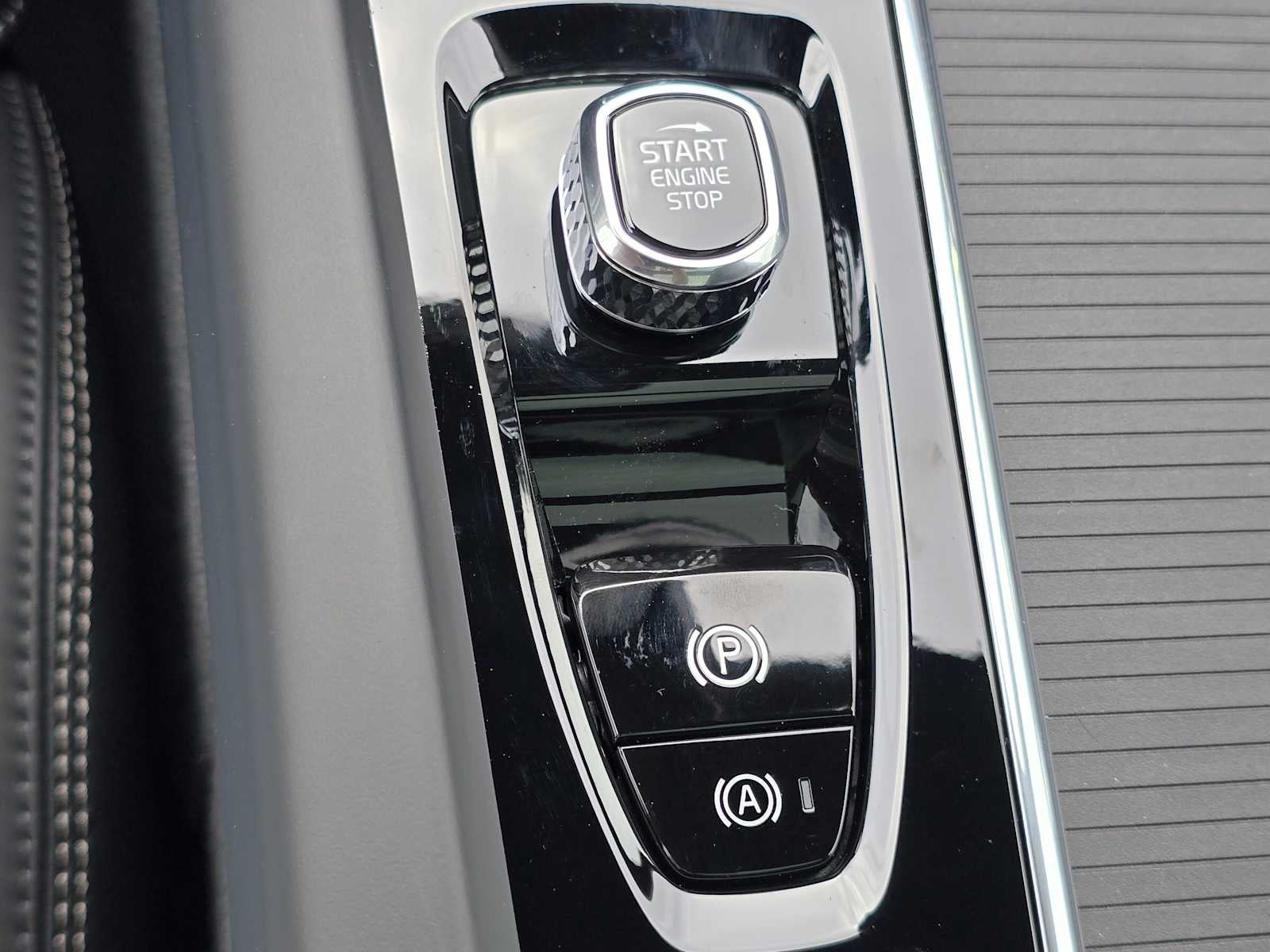 2026 Volvo XC60 Ultra Black Edition