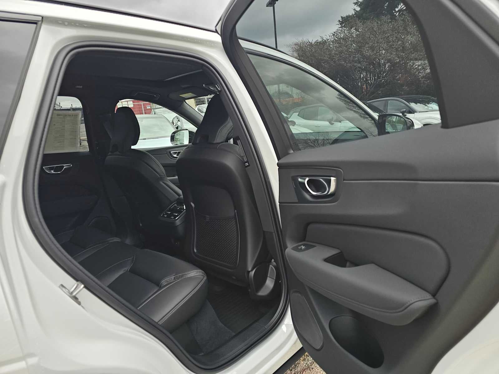 2026 Volvo XC60 Ultra Black Edition