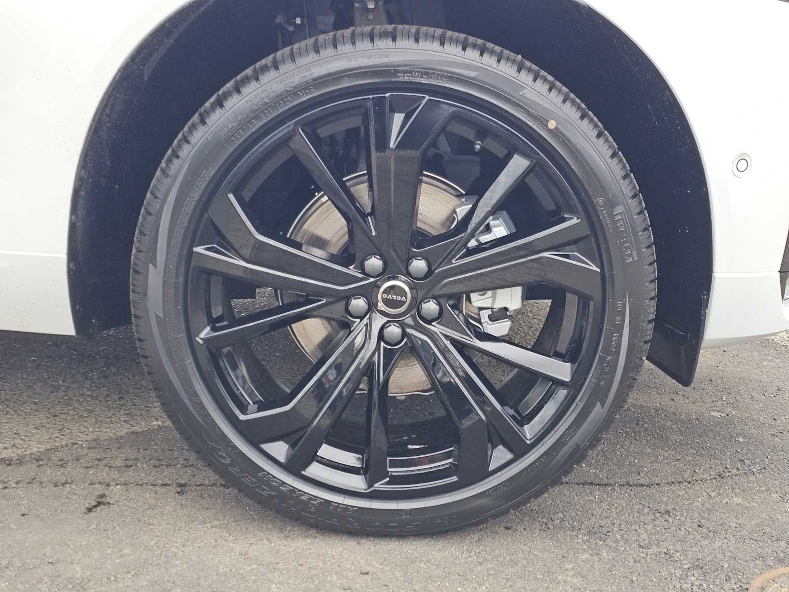 2026 Volvo XC60 Ultra Black Edition