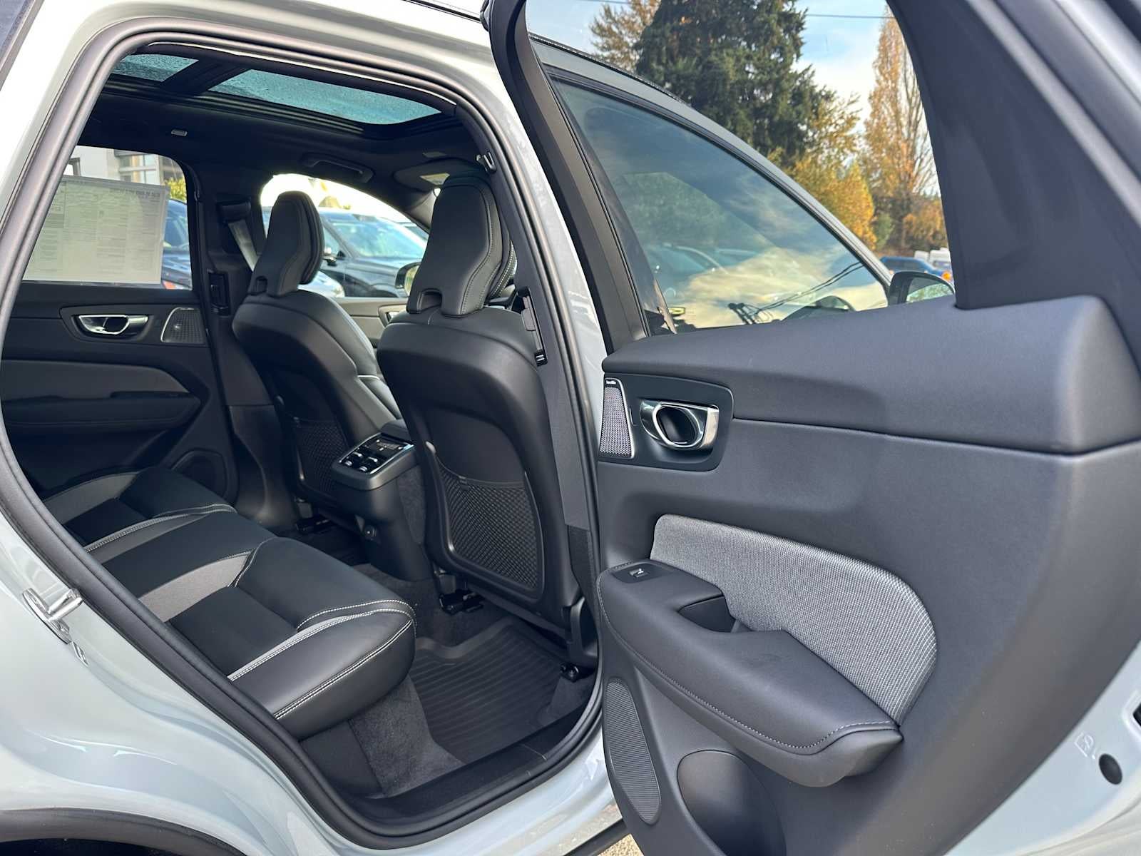 2026 Volvo XC60 Ultra Black Edition